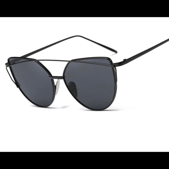 LUXURY METAL FRAME CAT-EYE SUNGLASSES - Picture 3 of 3